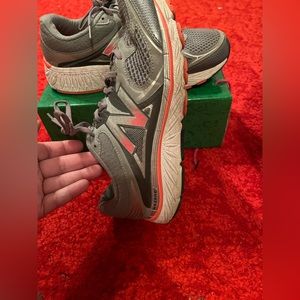 New Balance  size 10 women Grey and pink